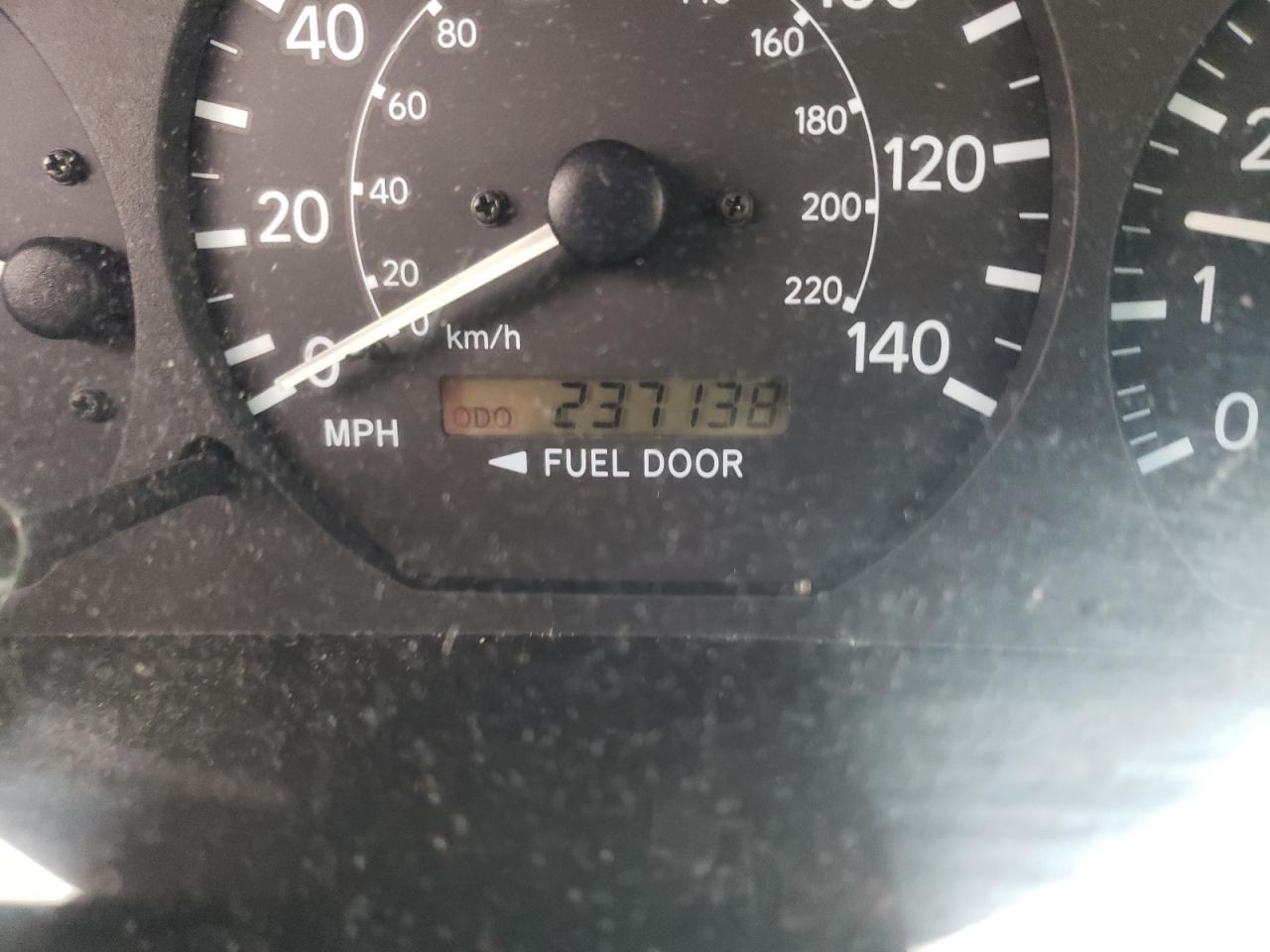 Photo 8 from auction – 2000 TOYOTA CAMRY CE with VIN 4T1BG22K8YU692880