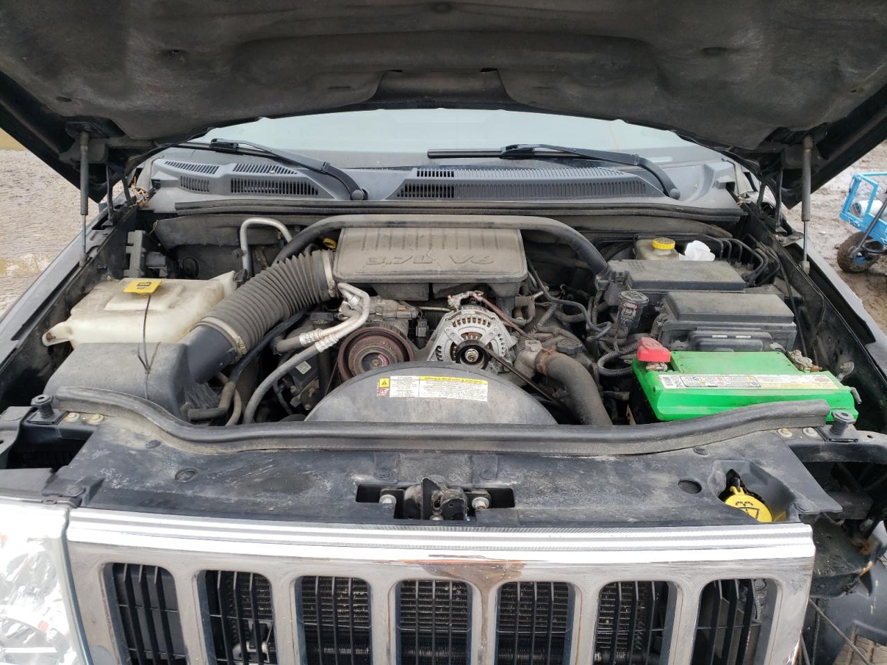Photo 7 from auction – 2010 JEEP COMMANDER with VIN 1J4RG4GK6AC110031