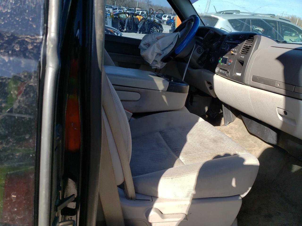 Photo 5 from auction – 2011 GMC SIERRA K15 with VIN 1GTR2VE34BZ161970