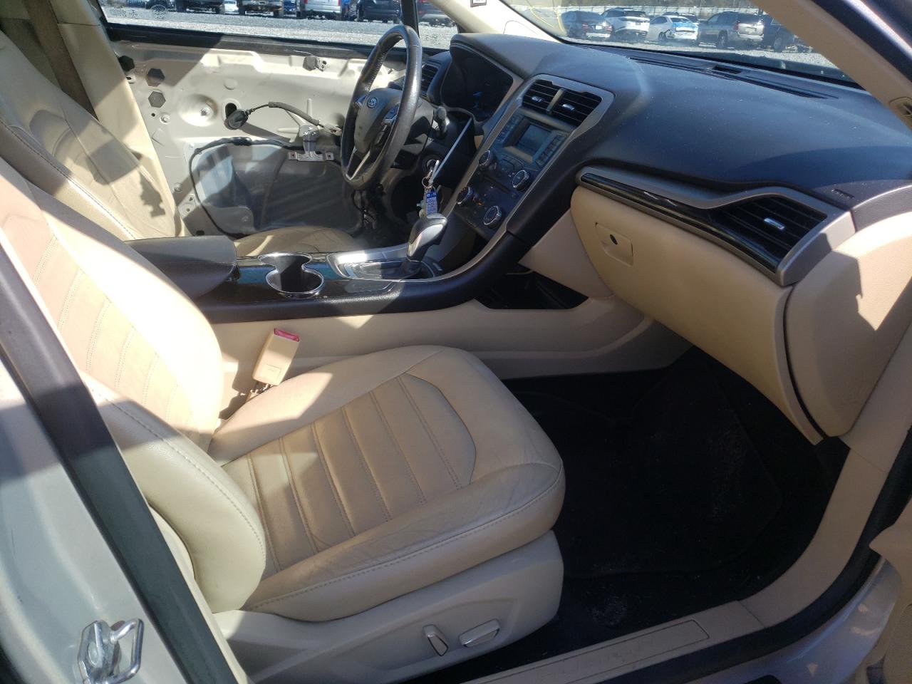 Photo 5 from auction – 2015 FORD FUSION SE with VIN 3FA6P0HD4FR222617