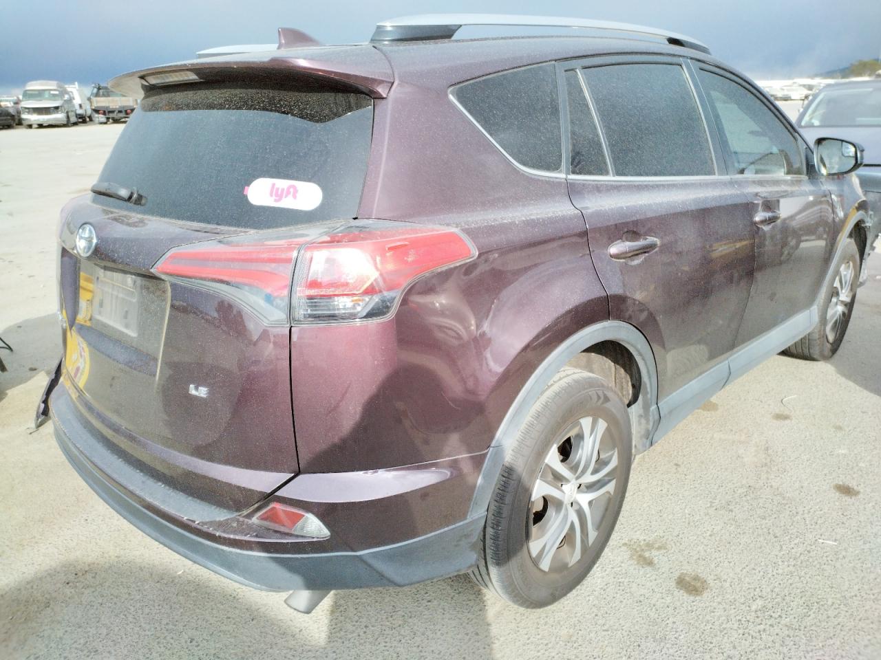 Photo 4 from auction – 2017 TOYOTA RAV4 LE with VIN 2T3ZFREV6HW312555