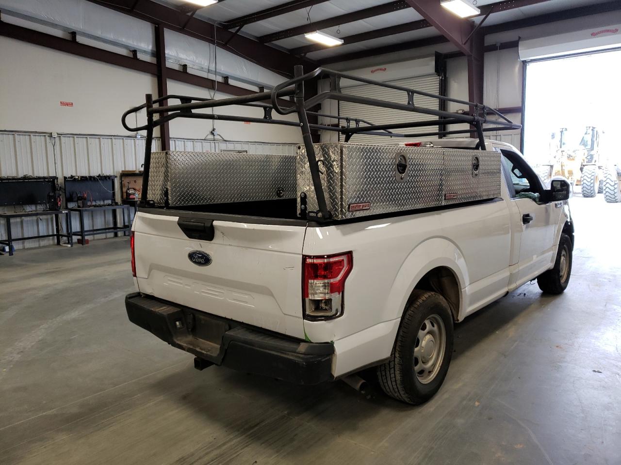 Photo 4 from auction – 2018 FORD F150 with VIN 1FTMF1CB5JKF19120