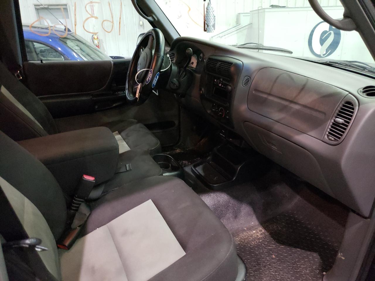 Photo 5 from auction – 2004 FORD RANGER with VIN 1FTYR10U64PB14731