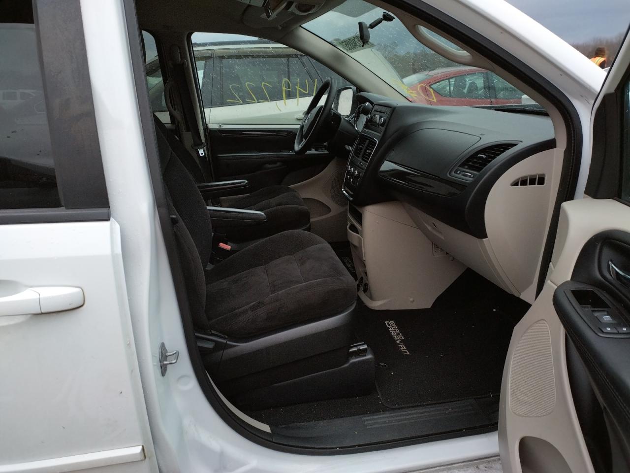Photo 5 from auction – 2014 DODGE UK with VIN 2C4RDGBG2ER354548