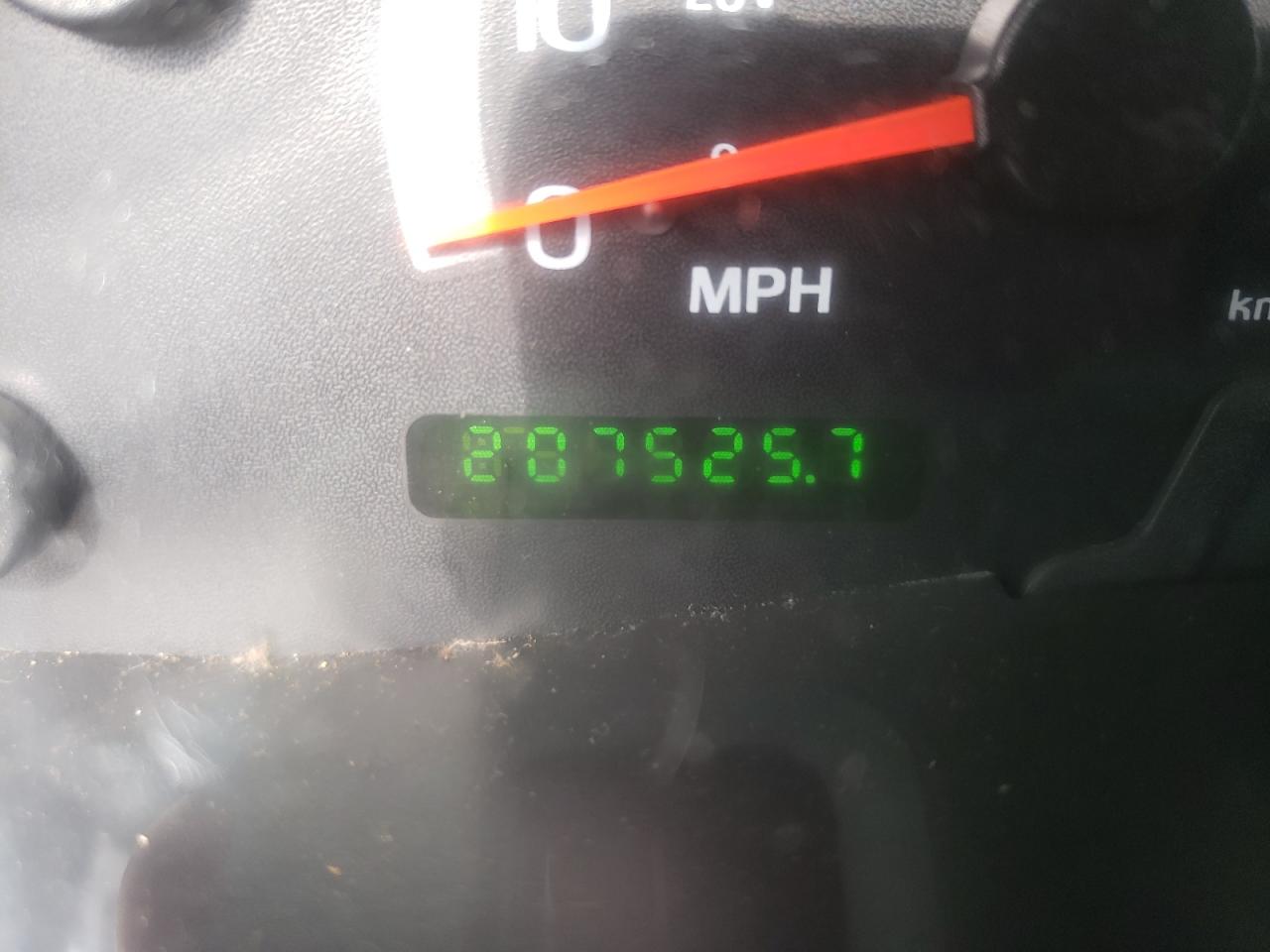 Photo 8 from auction – 2000 FORD F150 with VIN 2FTRX18W4YCB15089