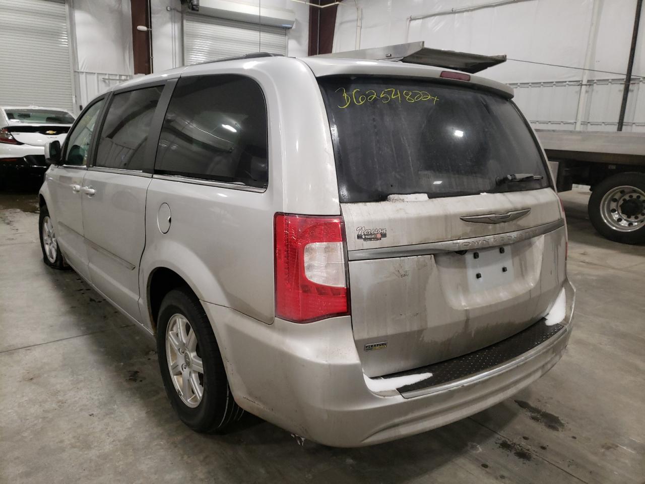 Photo 3 from auction – 2011 CHRYSLER TOWN & COU with VIN 2A4RR8DG0BR679970