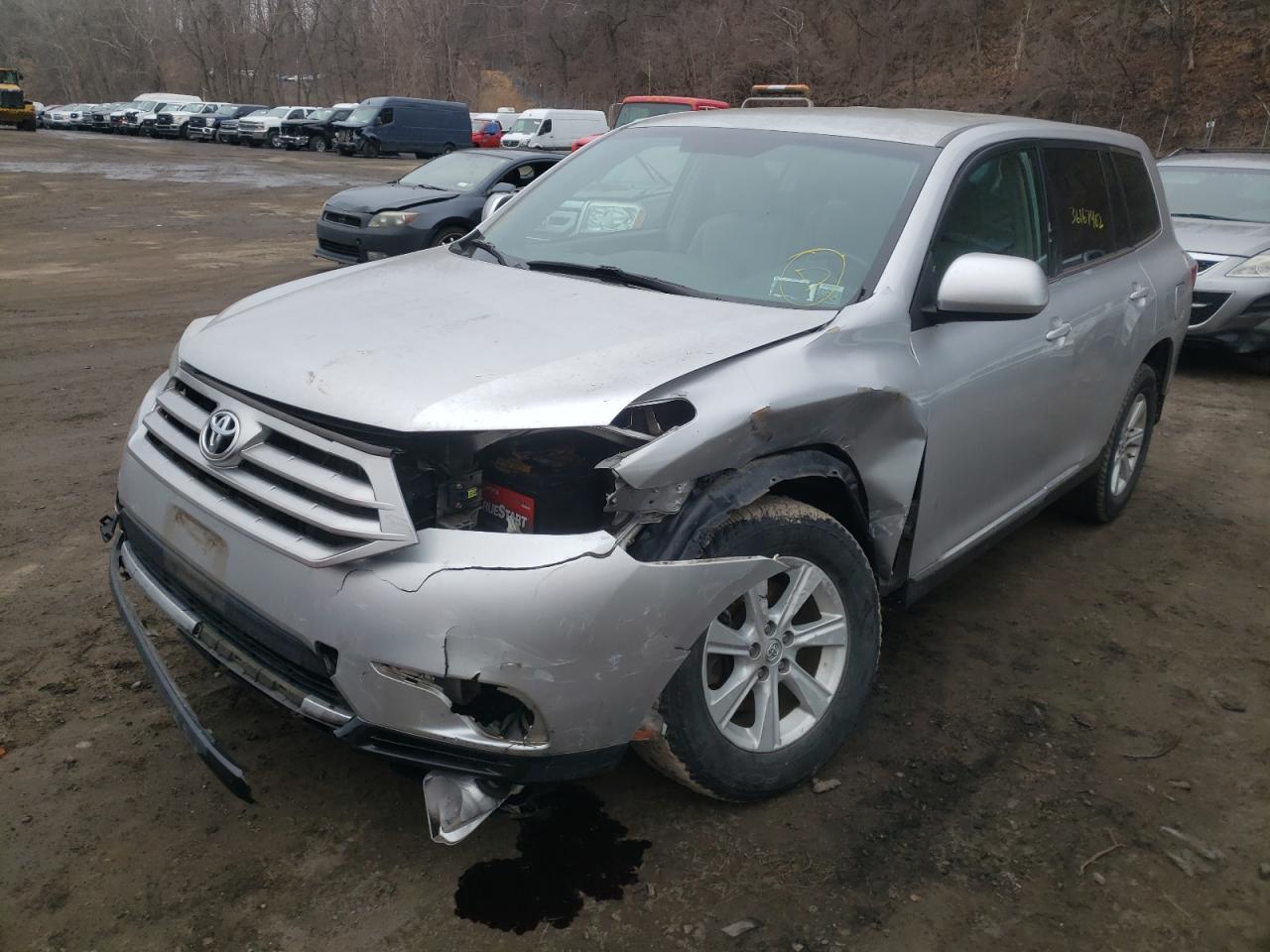 Photo 2 from auction – 2013 TOYOTA HIGHLANDER with VIN 5TDBK3EH9DS181282