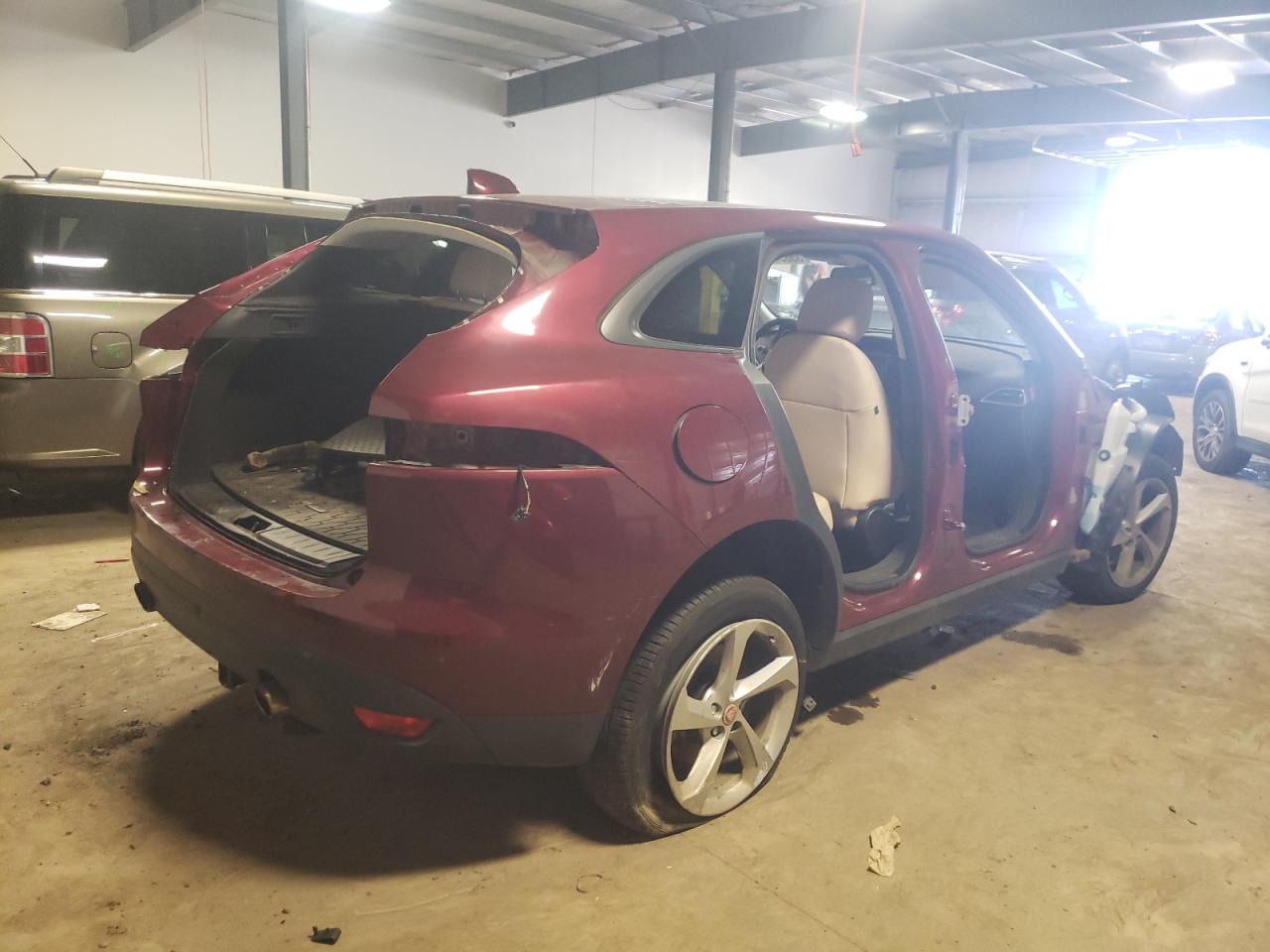 Photo 4 from auction – 2017 JAGUAR F-PACE PRE with VIN SADCJ2BV6HA499766