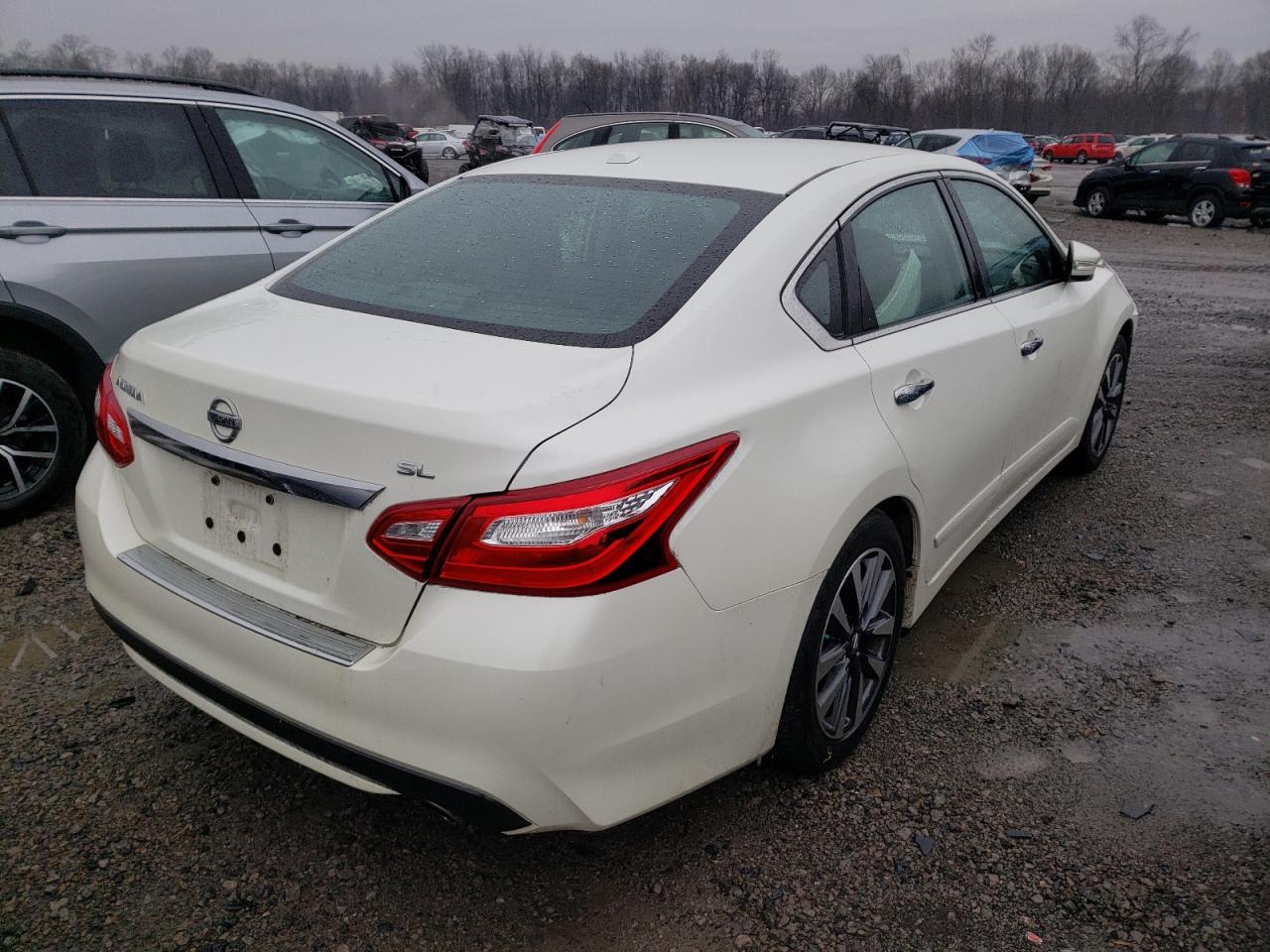 Photo 4 from auction – 2017 NISSAN ALTIMA 2.5 with VIN 1N4AL3AP4HC185758