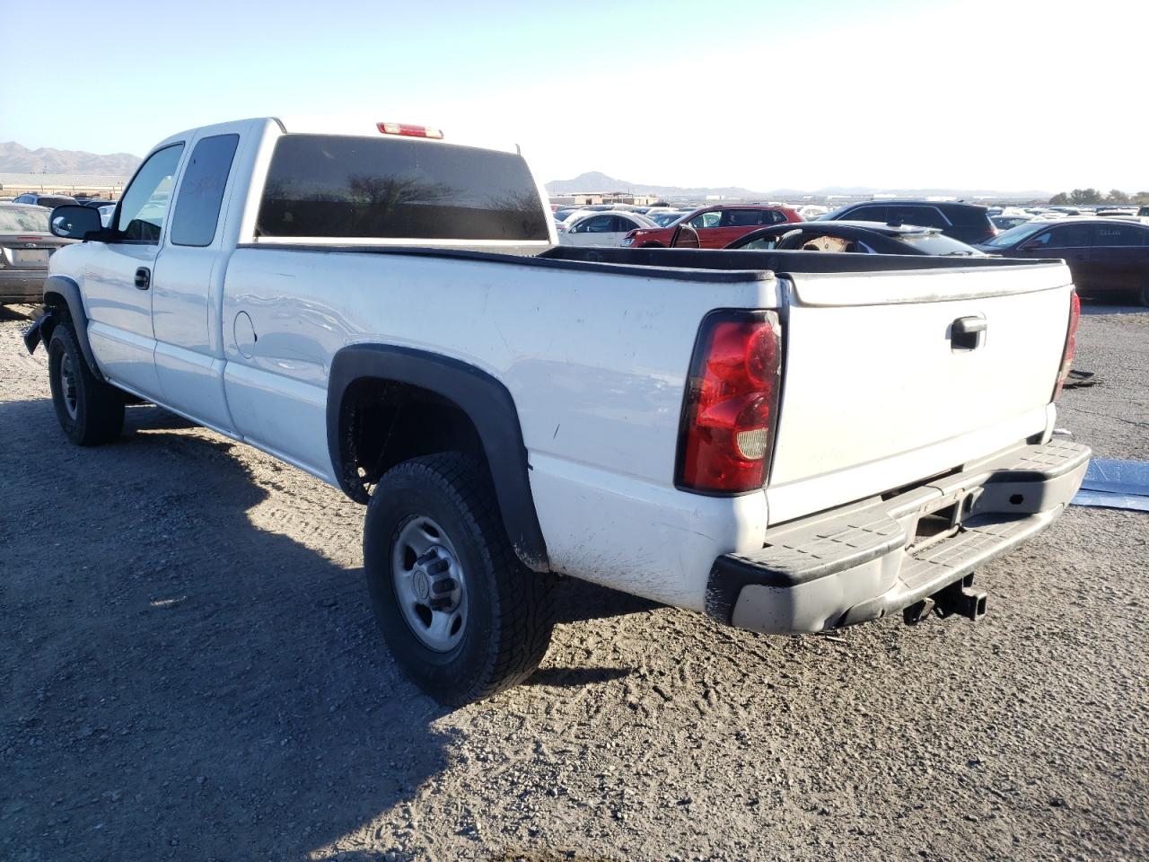 Photo 3 from auction – 2006 CHEVROLET SILVERADO with VIN 1GCHC29UX6E188548