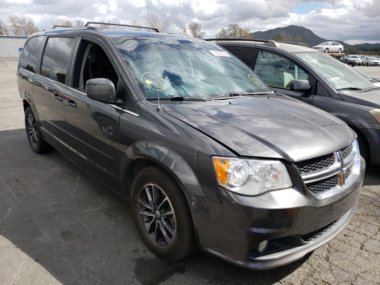DODGE GRAND CARA 2017 with VIN 2C4RDGCG2HR873442 - Photo from auction