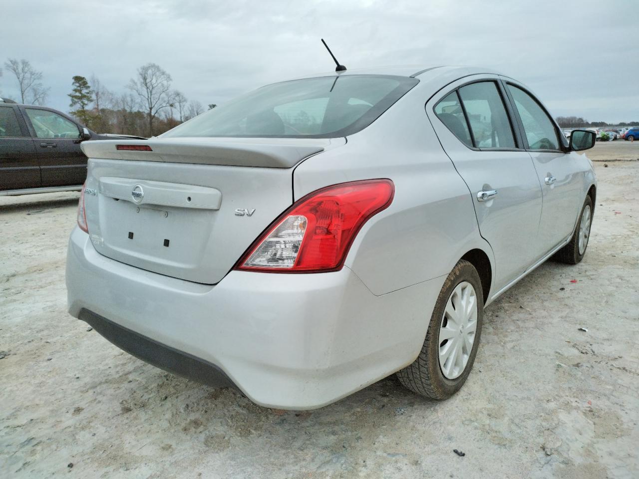 Photo 4 from auction – 2019 NISSAN VERSA S with VIN 3N1CN7AP5KL852470