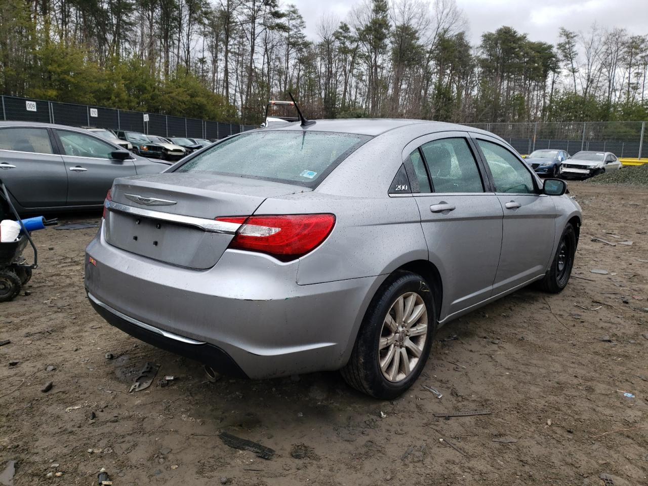 Photo 4 from auction – 2013 CHRYSLER 200 LX with VIN 1C3CCBAG8DN721949