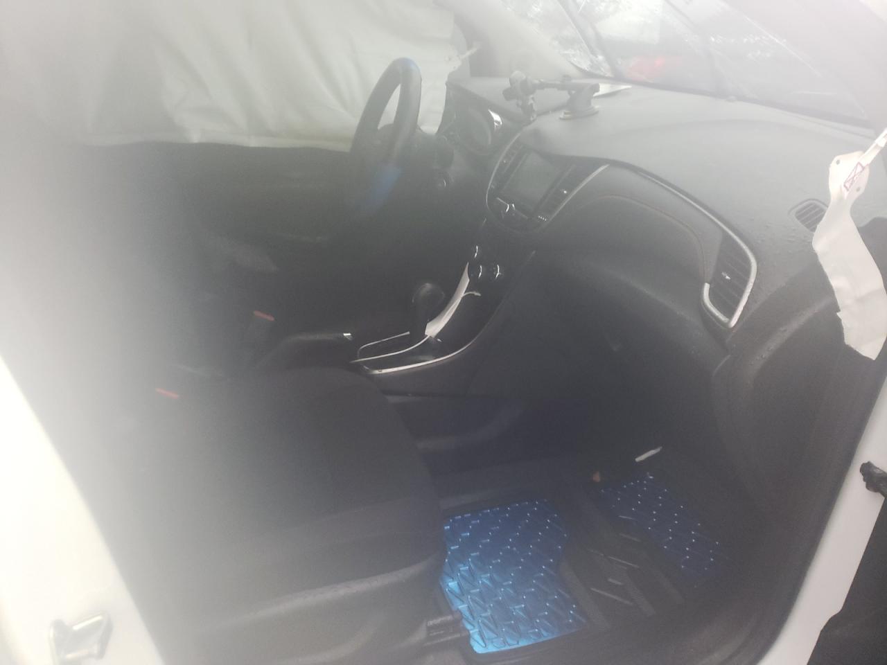 Photo 5 from auction – 2017 CHEVROLET TRAX LS with VIN 3GNCJKSBXHL175432