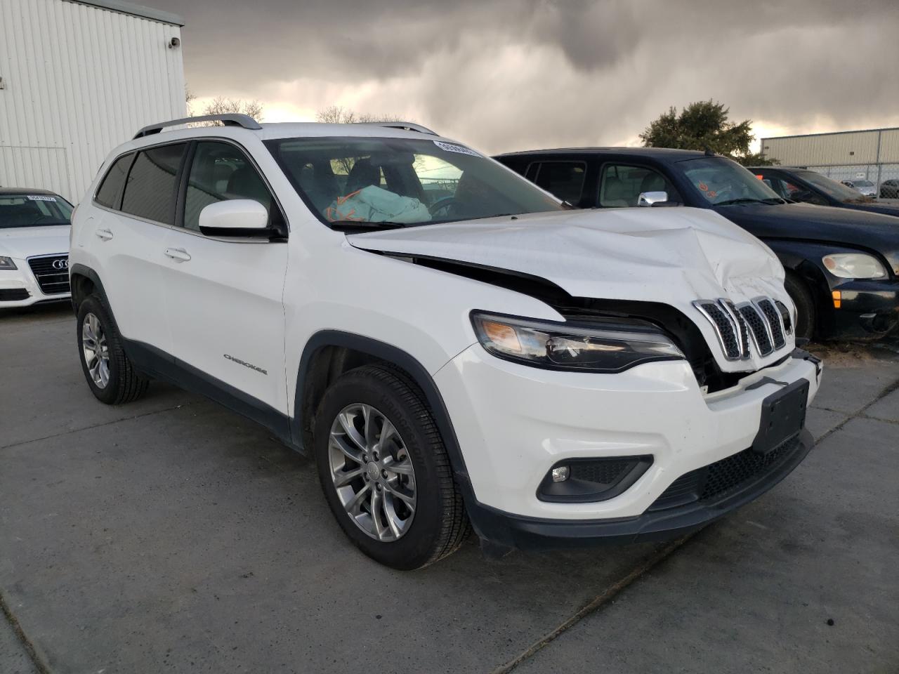 Photo 1 from auction – 2019 JEEP CHEROKEE L with VIN 1C4PJLLB2KD240530