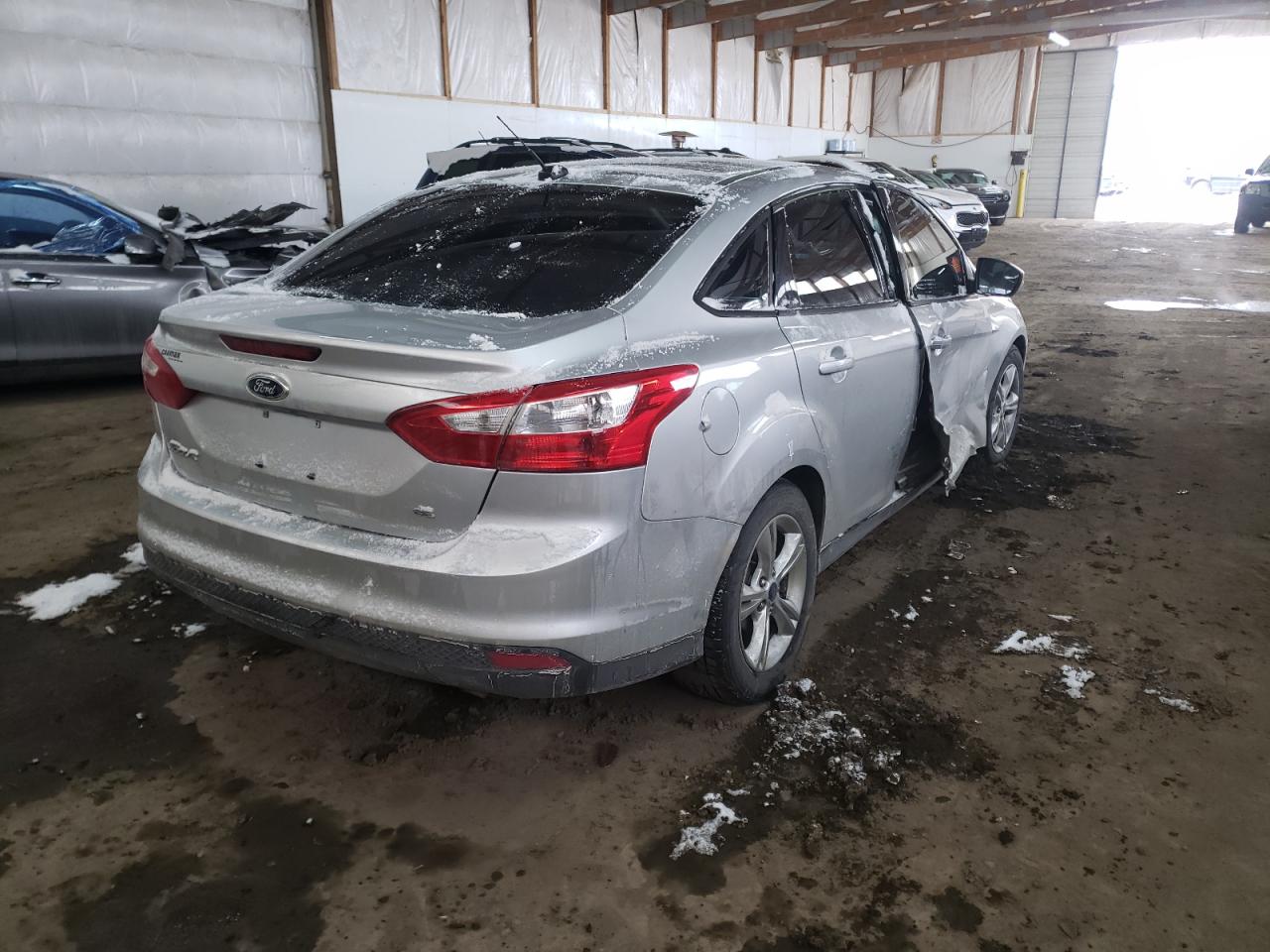 Photo 4 from auction – 2014 FORD FOCUS SE with VIN 1FADP3F2XEL277063