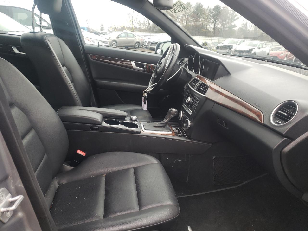 Photo 5 from auction – 2012 MERCEDES-BENZ C 300 4MAT with VIN WDDGF8BB6CA613447