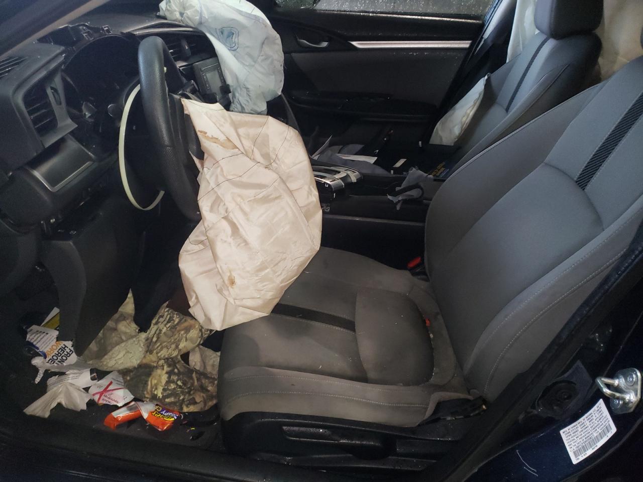 Photo 5 from auction – 2017 HONDA CIVIC LX with VIN 19XFC2F53HE038373