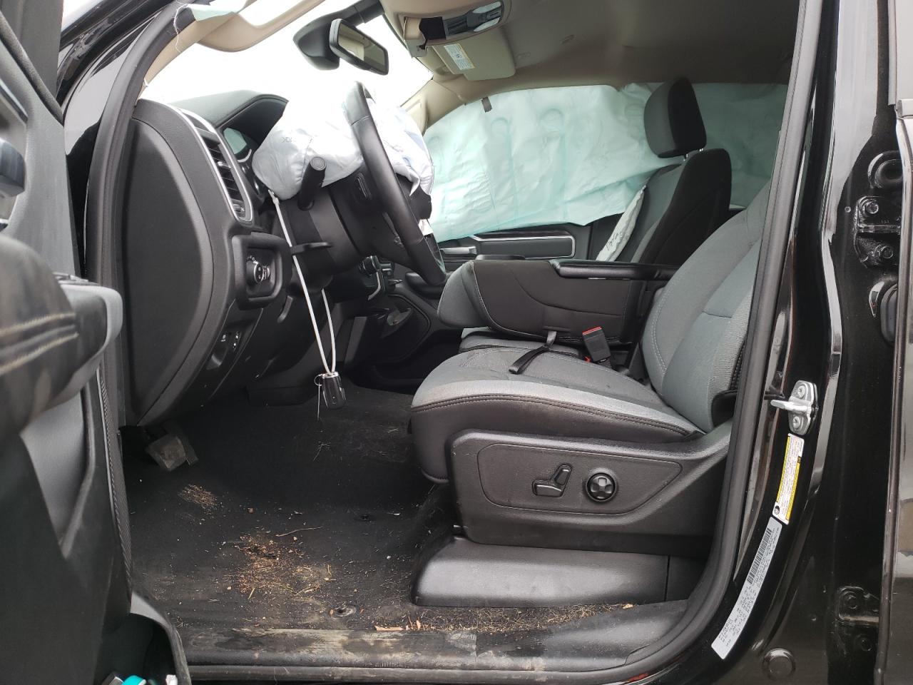 Фото 5 с аукциона – 2019 RAM 1500 BIG H с VIN 1C6SRFBT2KN658697