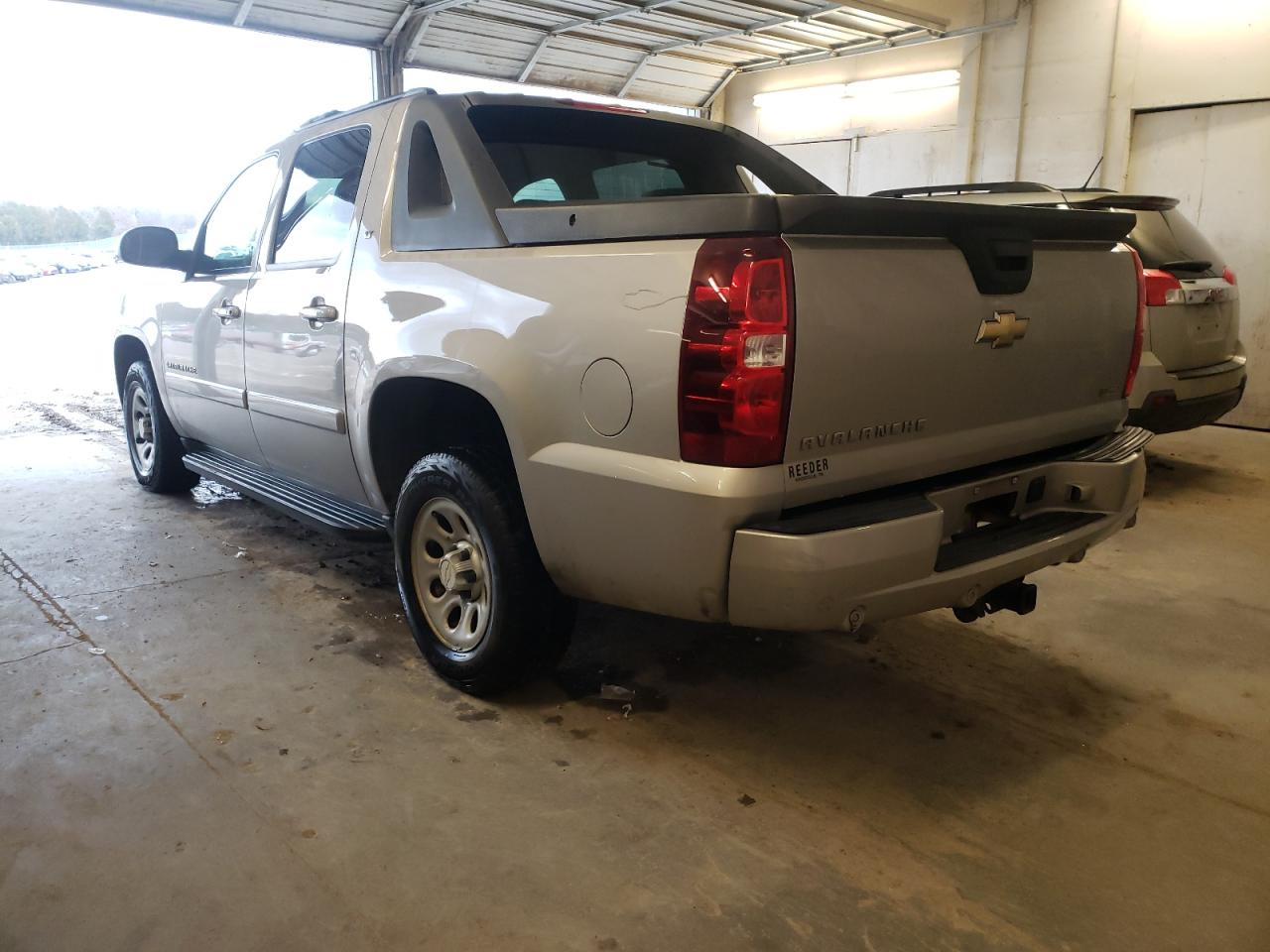 Photo 3 from auction – 2009 CHEVROLET AVALANCHE with VIN 3GNEC22079G171530