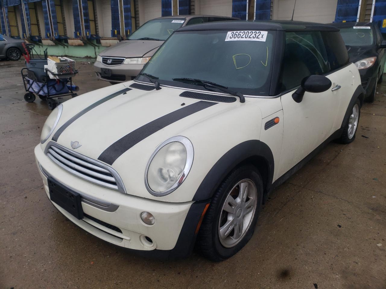Photo 2 from auction – 2006 MINI COOPER with VIN WMWRC33536TK67841