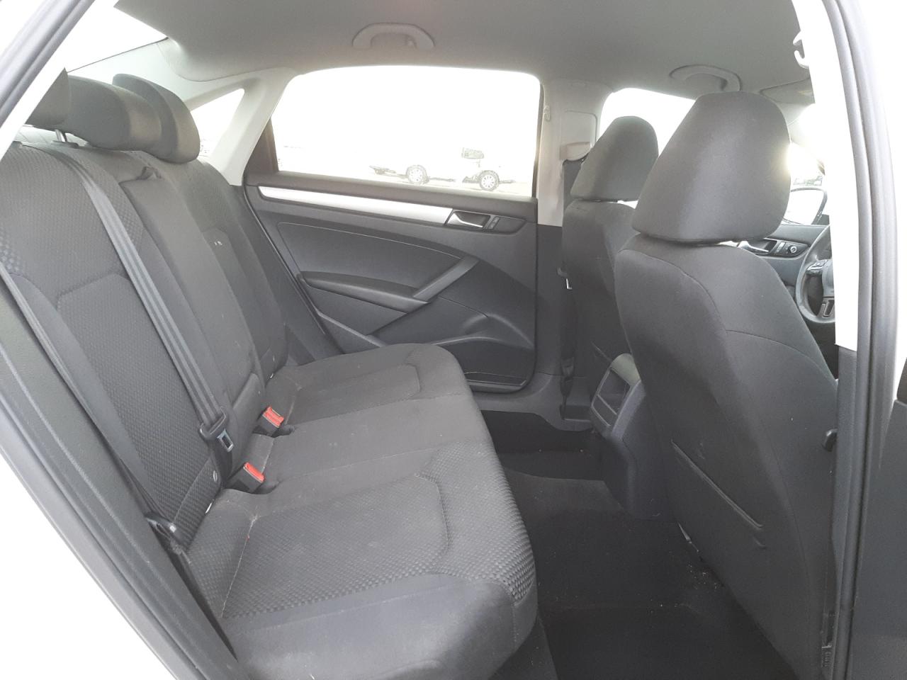 Photo 6 from auction – 2013 VOLKSWAGEN PASSAT S with VIN 1VWAP7A31DC068066
