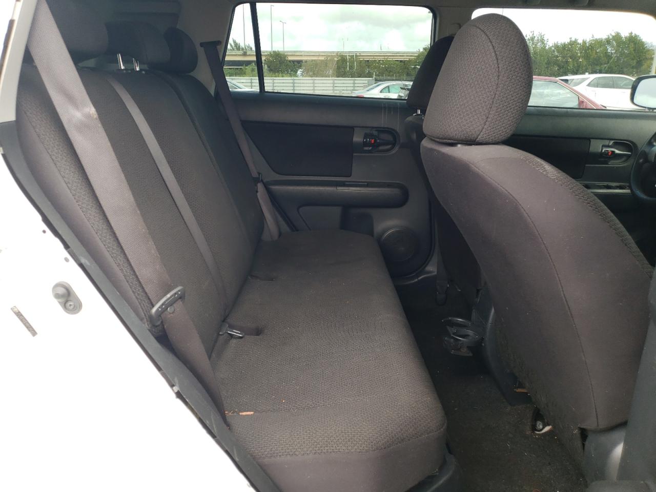 Photo 6 from auction – 2008 TOYOTA SCION XB with VIN JTLKE50EX81060655