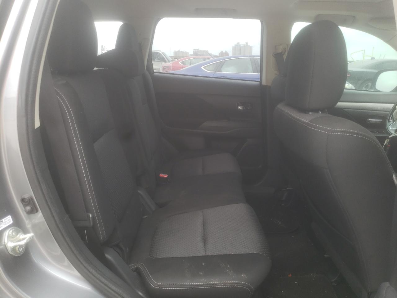 Photo 6 from auction – 2018 MITSUBISHI OUTLANDER with VIN JA4AD3A3XJZ003093