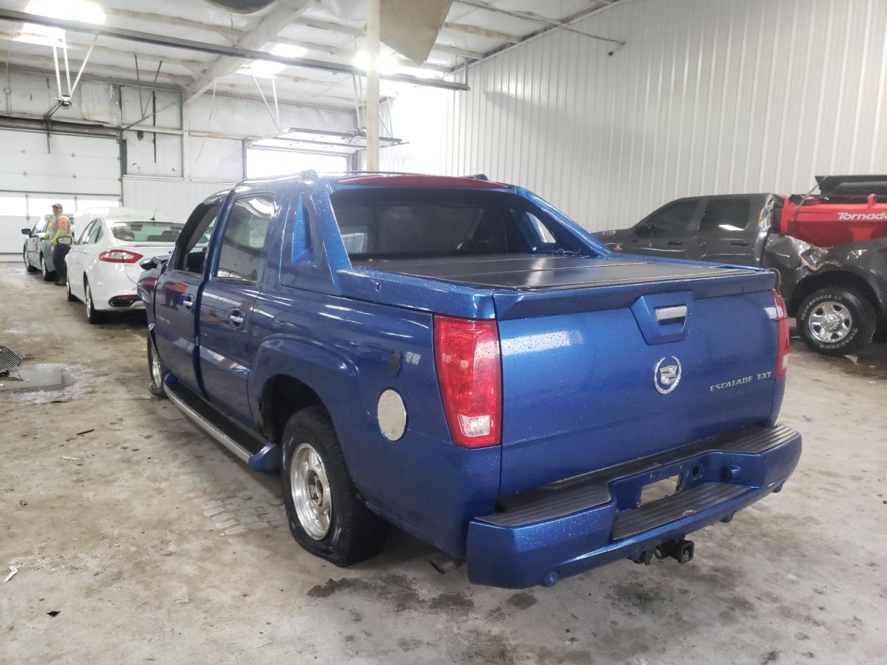 Photo 3 from auction – 2003 CADILLAC ESCALADE E with VIN 3GYEK63NX3G163677