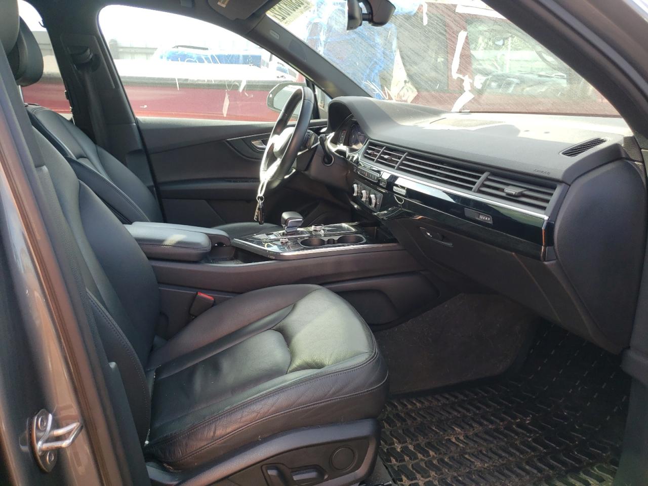 Photo 19 from auction – 2017 AUDI Q7 PREMIUM with VIN WA1LAAF74HD018844
