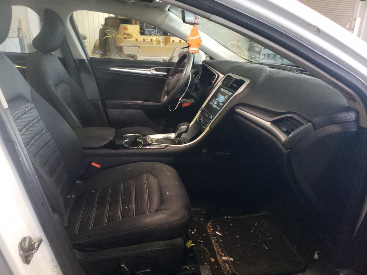 Photo 5 from auction – 2016 FORD FUSION SE with VIN 1FA6P0H74G5117350