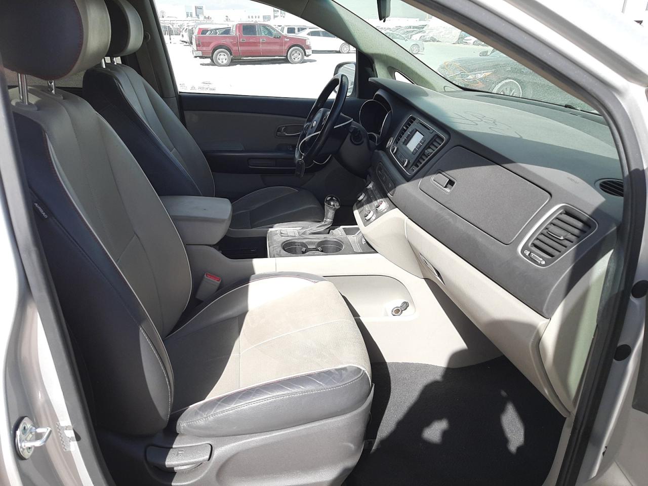 Photo 5 from auction – 2017 KIA SEDONA LX with VIN KNDMB5C18H6243643