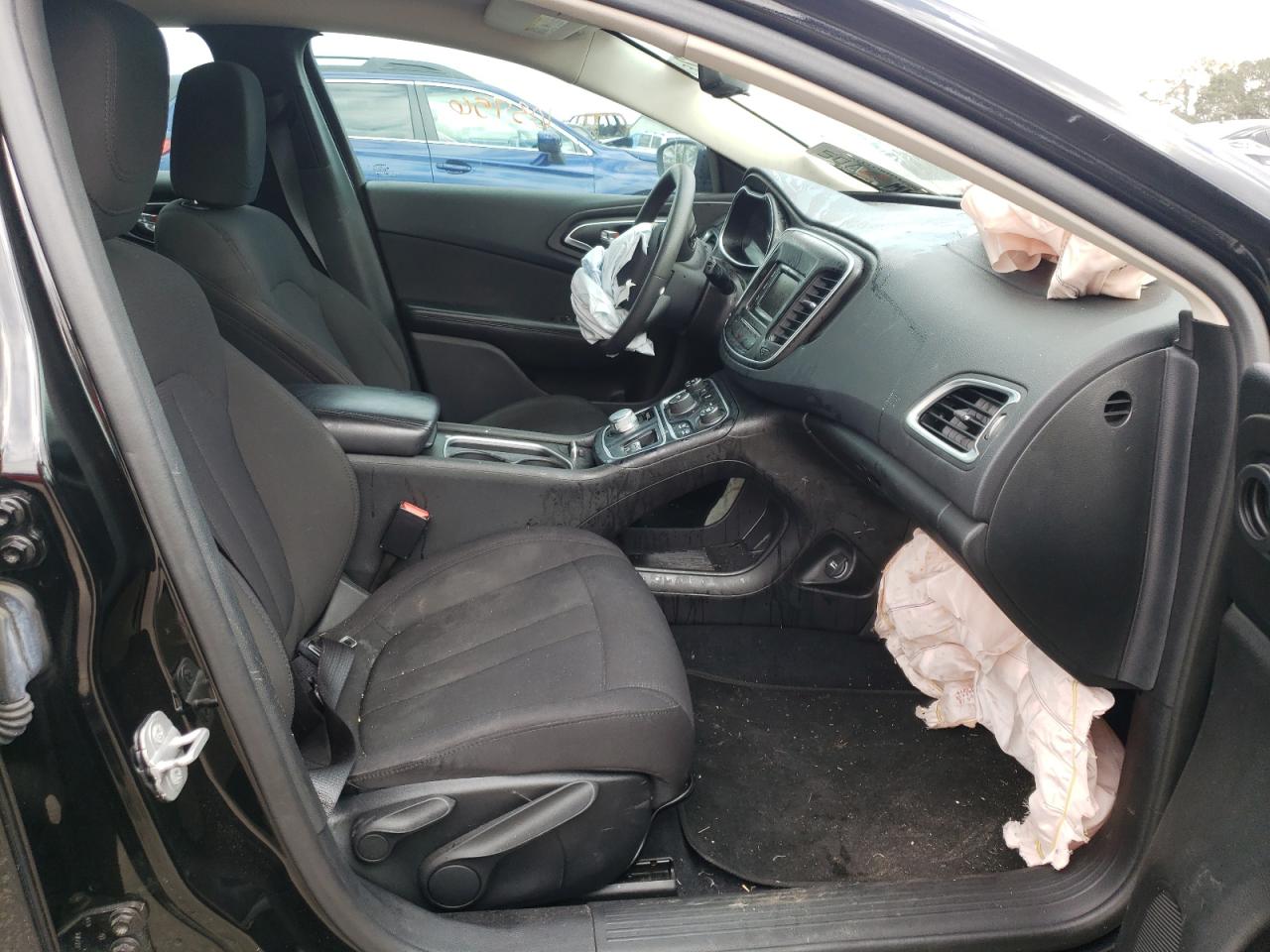 Photo 5 from auction – 2015 CHRYSLER 200 LIMITE with VIN 1C3CCCAB5FN502699