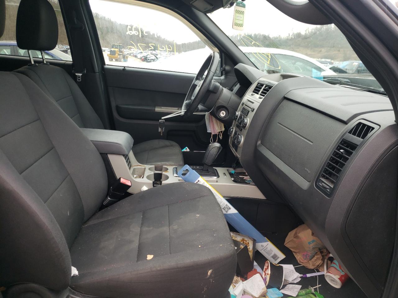 Photo 5 from auction – 2011 FORD ESCAPE XLT with VIN 1FMCU0DG9BKA31792