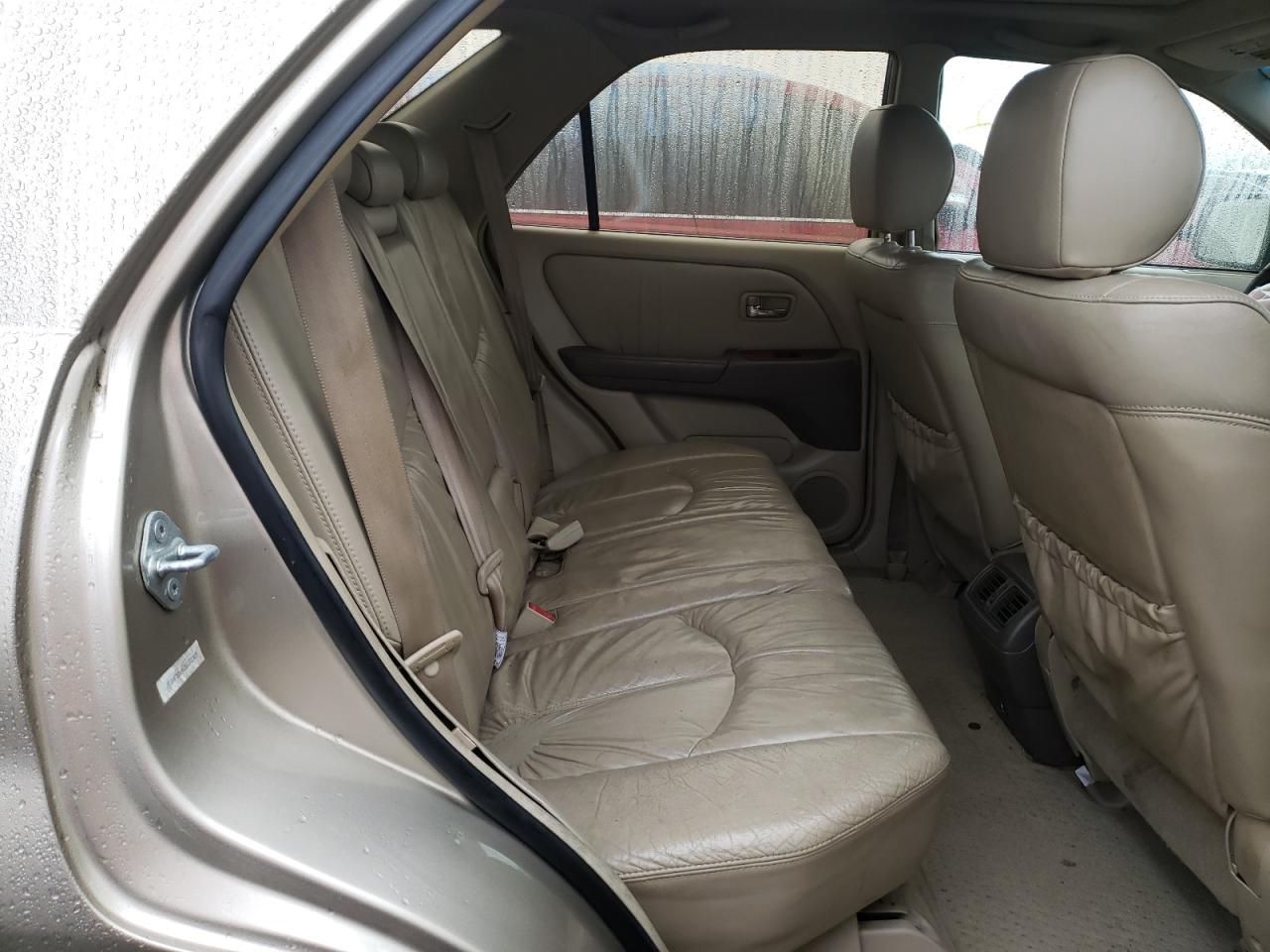 Photo 6 from auction – 2002 LEXUS RX 300 with VIN JTJHF10U620272305