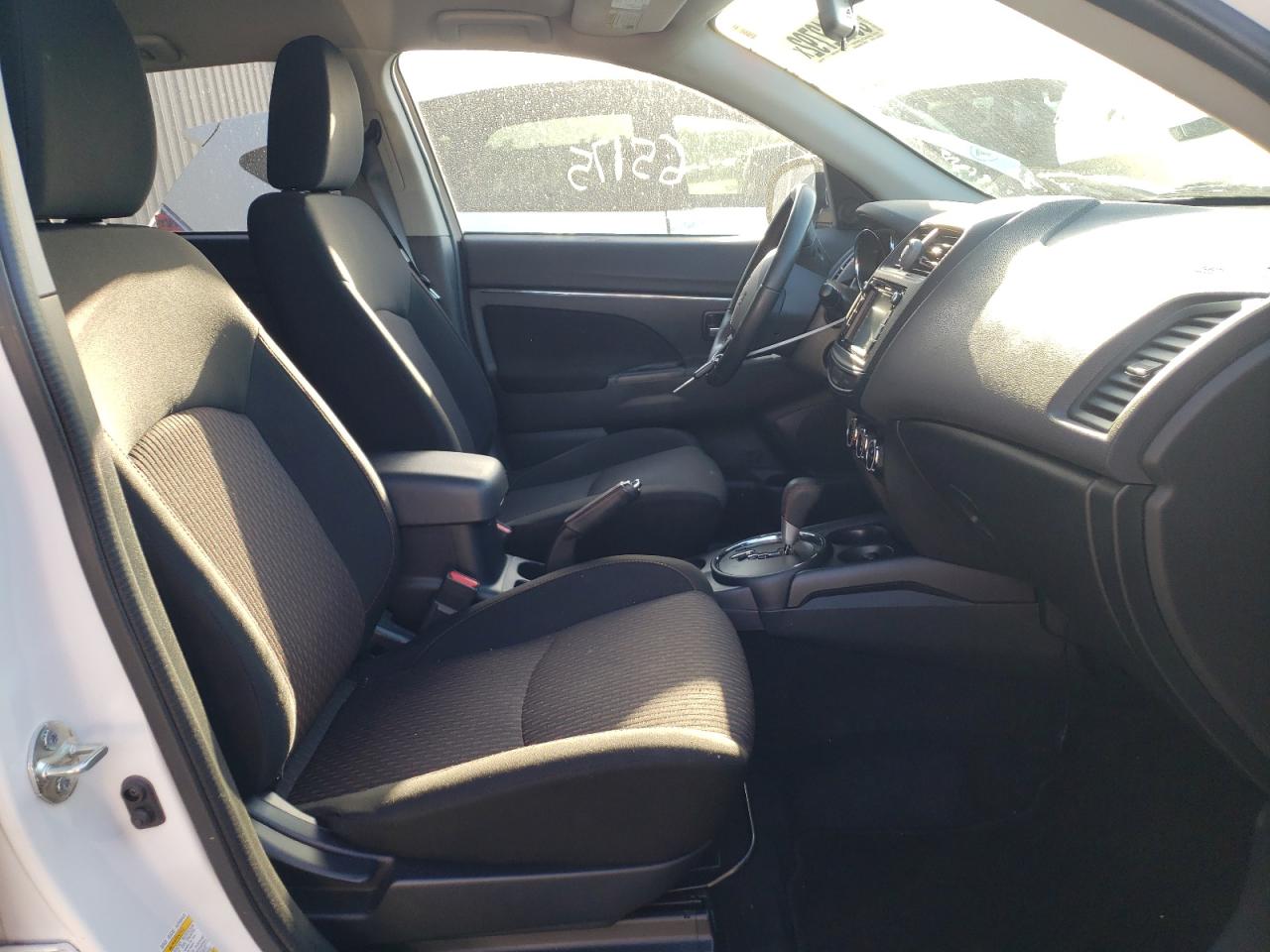Photo 5 from auction – 2017 MITSUBISHI OUTLANDER with VIN JA4AP3AU2HZ049883