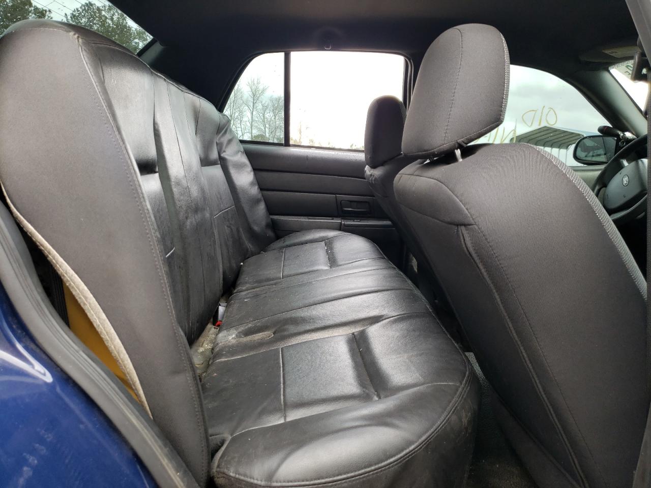 Photo 6 from auction – 2008 FORD CROWN VICT with VIN 2FAFP71V28X124072