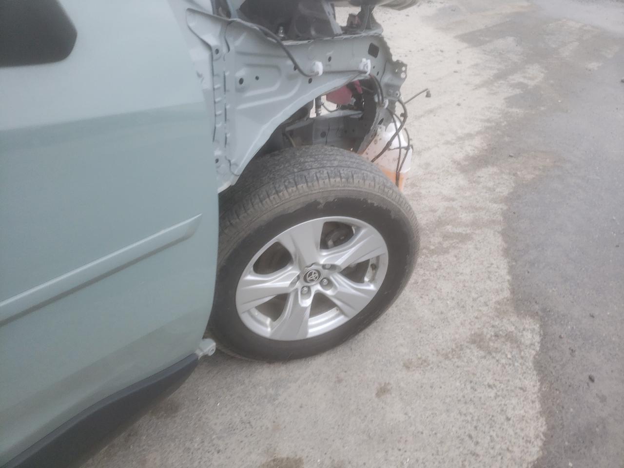 Zdjęcie 9 z aukcji – 2021 TOYOTA RAV4 XLE z VIN JTMP1RFV7MD078213