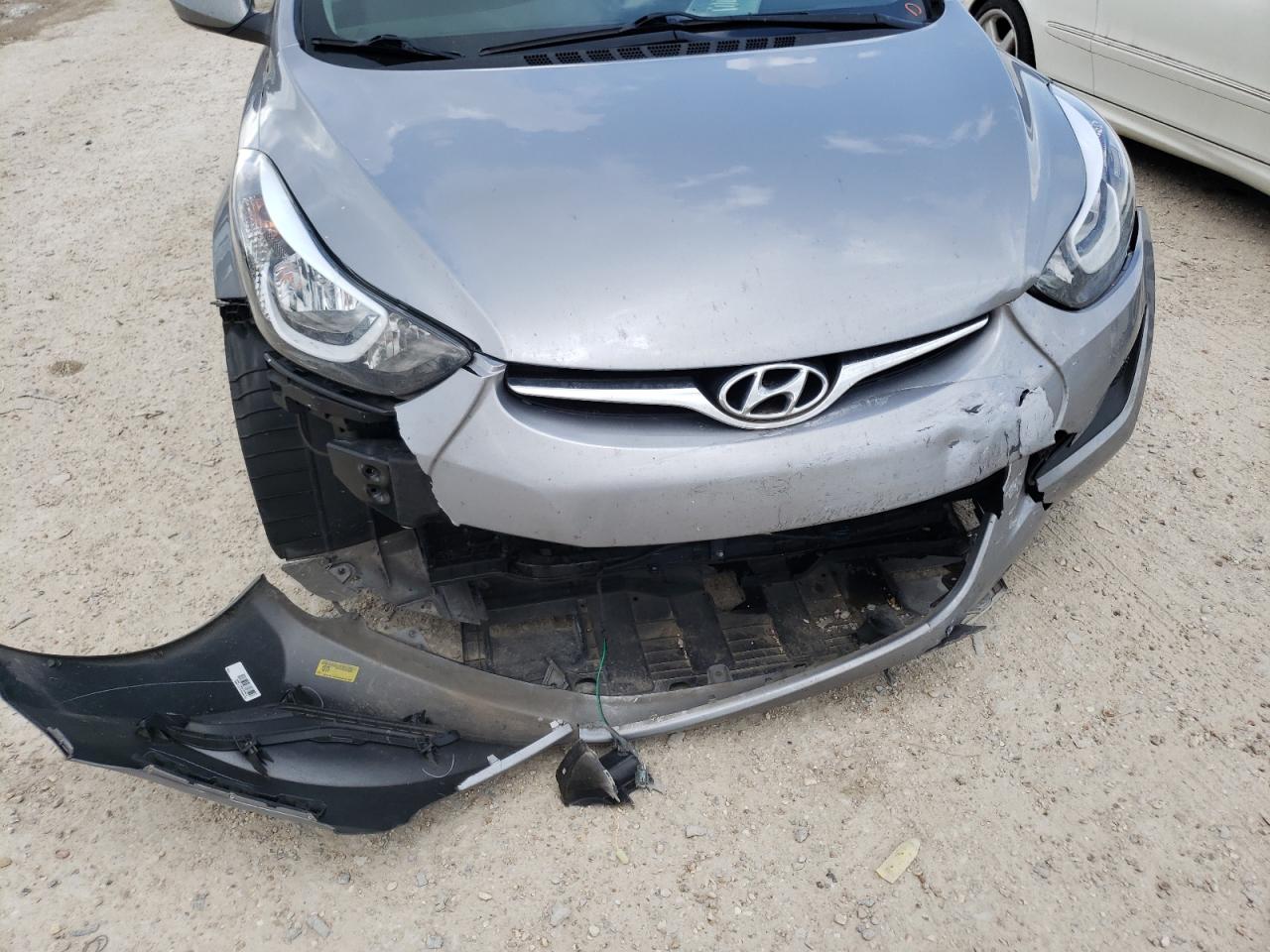 Photo 9 from auction – 2016 HYUNDAI ELANTRA SE with VIN 5NPDH4AE2GH670657