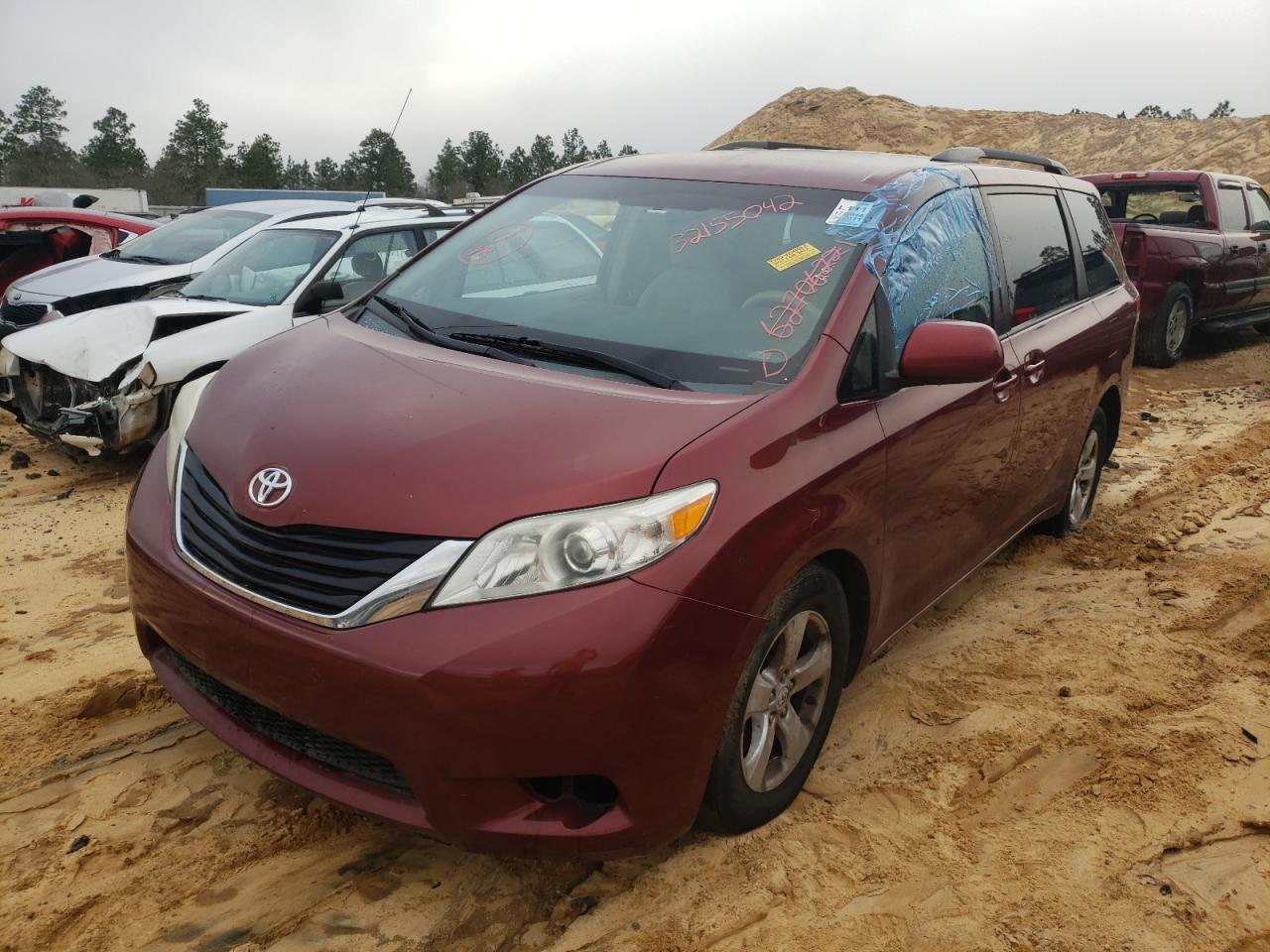 Photo 2 from auction – 2011 TOYOTA SIENNA LE with VIN 5TDKK3DC9BS050842