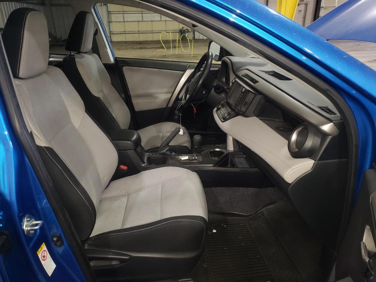 Photo 5 from auction – 2018 TOYOTA RAV4 ADVEN with VIN JTMRFREV8JJ214311