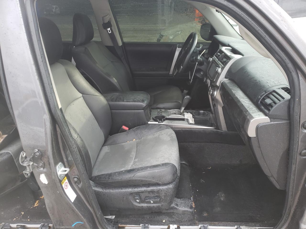Photo 5 from auction – 2015 TOYOTA 4RUNNER SR with VIN JTEZU5JR4F5097300