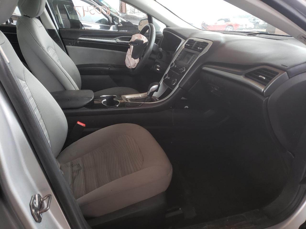 Photo 5 from auction – 2016 FORD FUSION S with VIN 3FA6P0G74GR375401