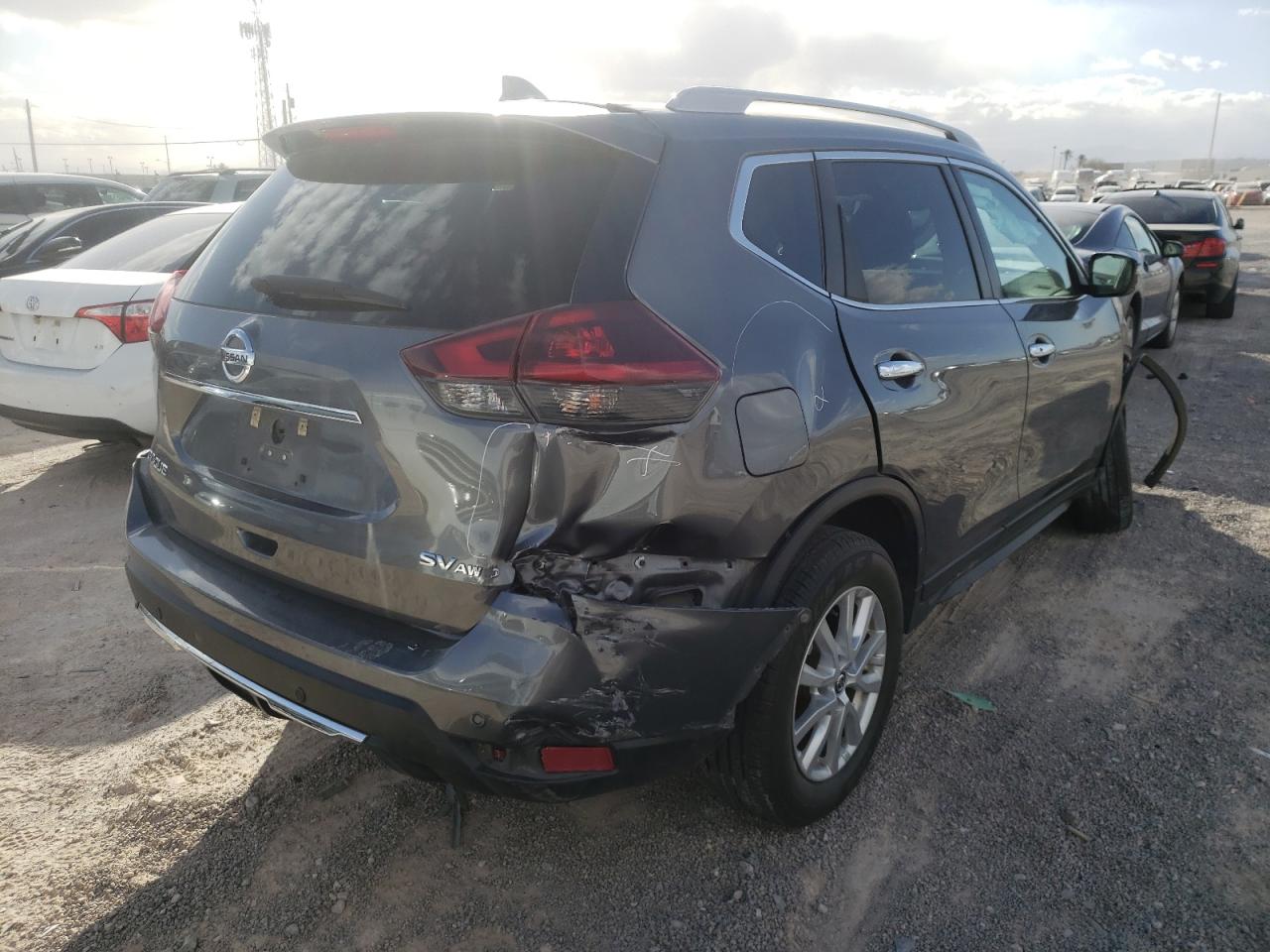 Photo 4 from auction – 2019 NISSAN ROGUE S with VIN 5N1AT2MV3KC767934