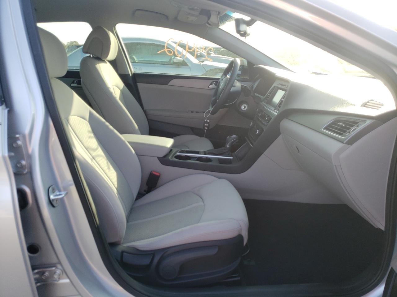 Photo 5 from auction – 2016 HYUNDAI SONATA SE with VIN 5NPE24AF6GH407179