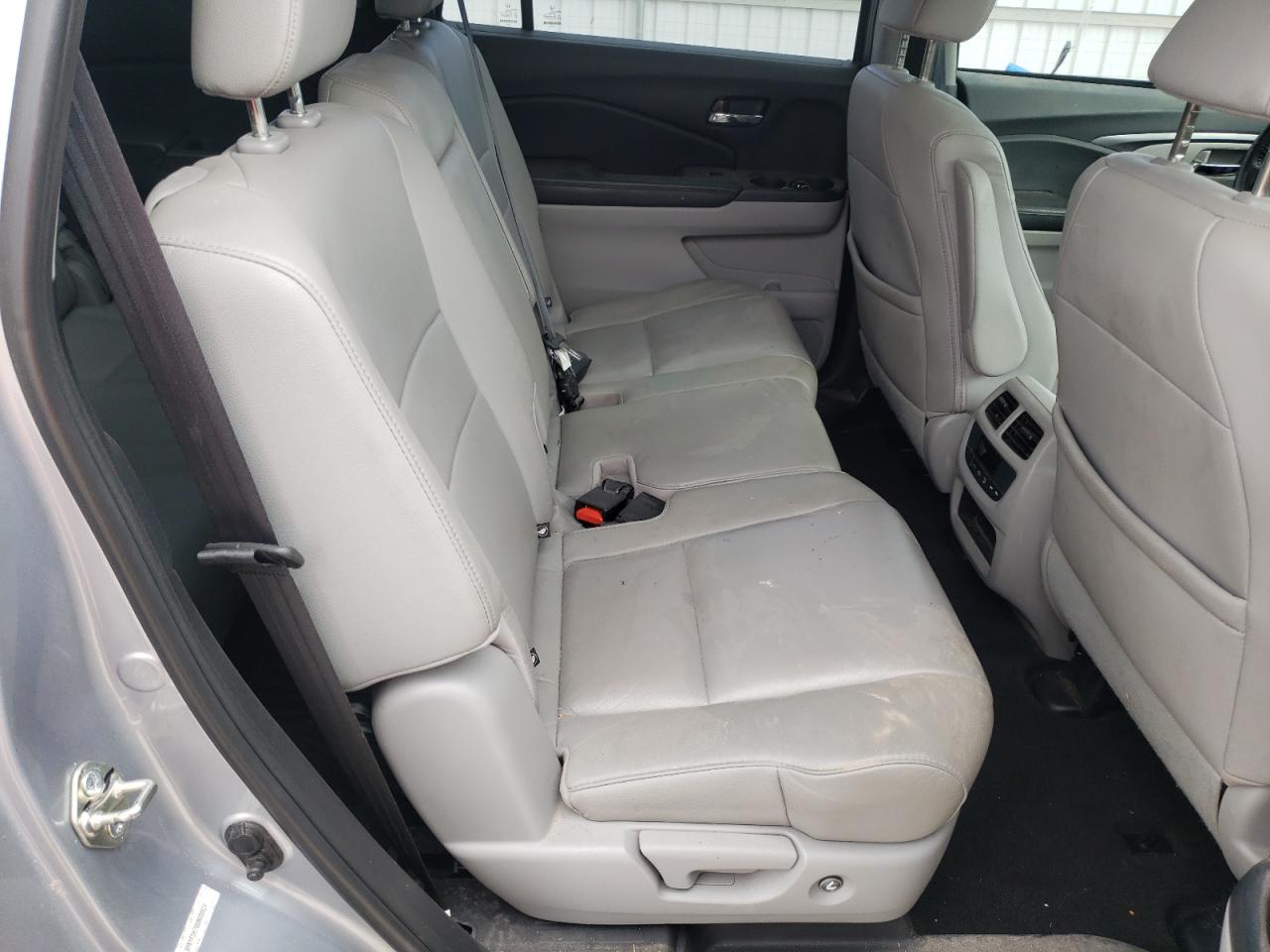 Photo 6 from auction – 2016 HONDA PILOT EXLN with VIN 5FNYF5H76GB050624