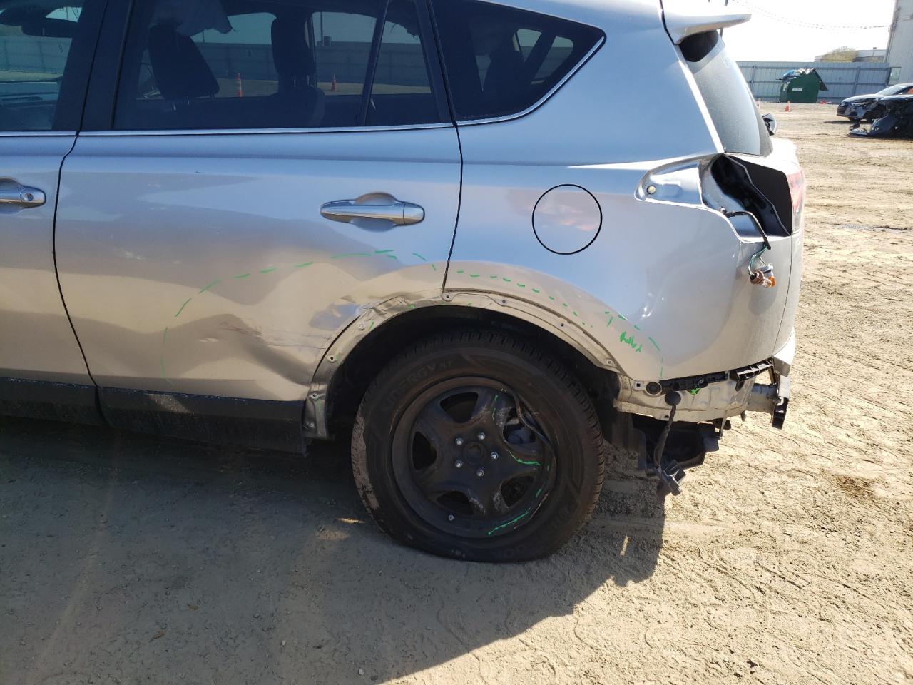 Photo 9 from auction – 2018 TOYOTA RAV4 LE with VIN 2T3ZFREV2JW504089