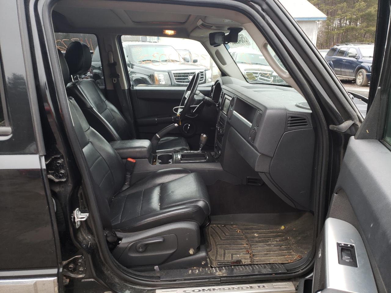 Photo 5 from auction – 2010 JEEP COMMANDER with VIN 1J4RG4GK6AC110031