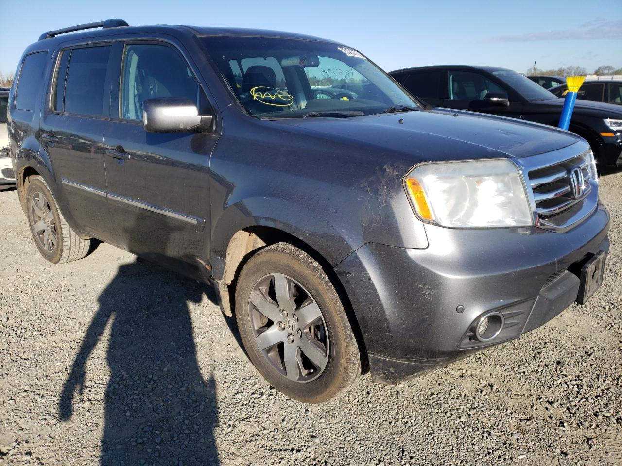 HONDA PILOT TOUR 2012 with VIN 5FNYF4H98CB042756 - Photo from auction