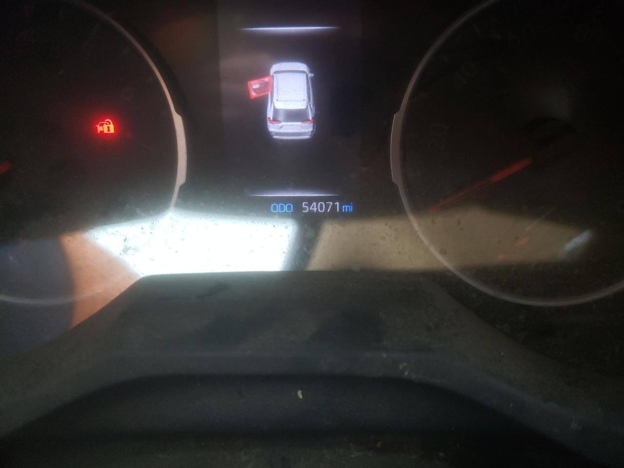 Zdjęcie 8 z aukcji – 2021 TOYOTA RAV4 XLE z VIN JTMP1RFV7MD078213